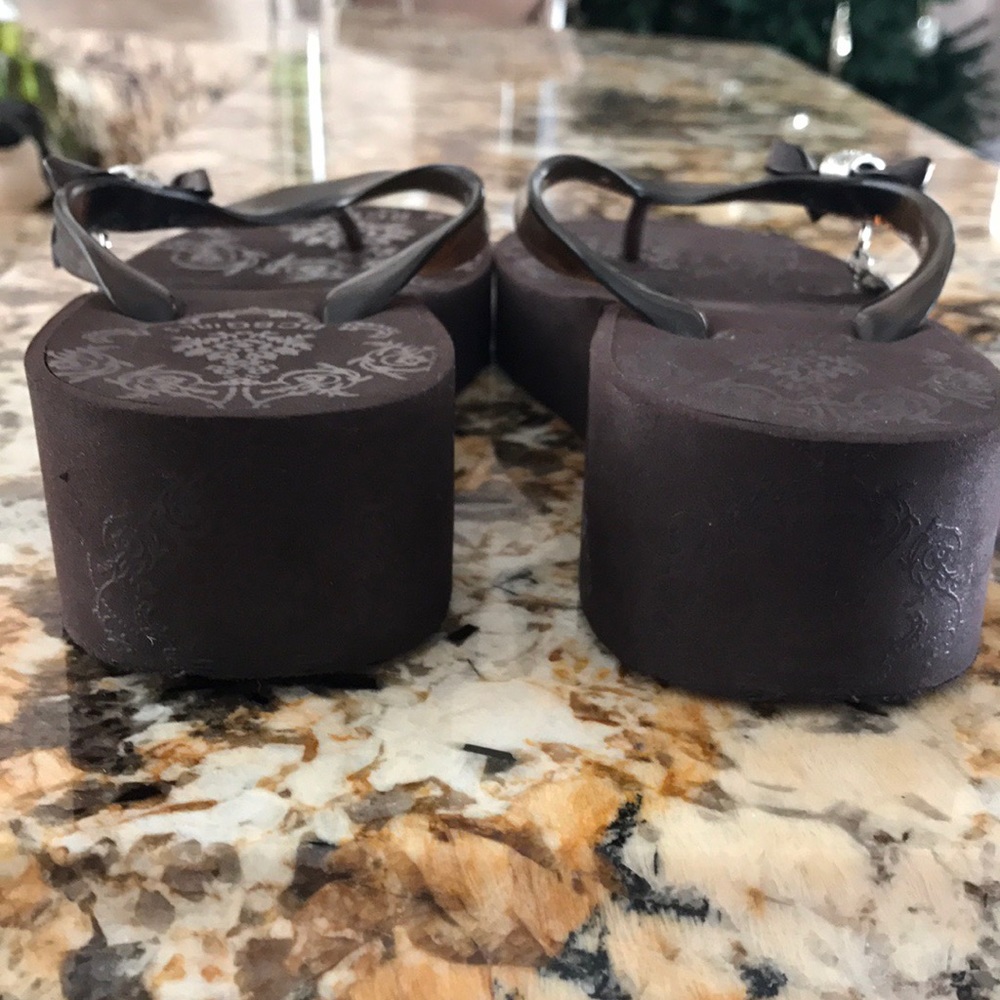 💕BCBGirls Wedge Flip Flops Sandals.Size 6 💕🌸🏖 - Picture 3 of 6
